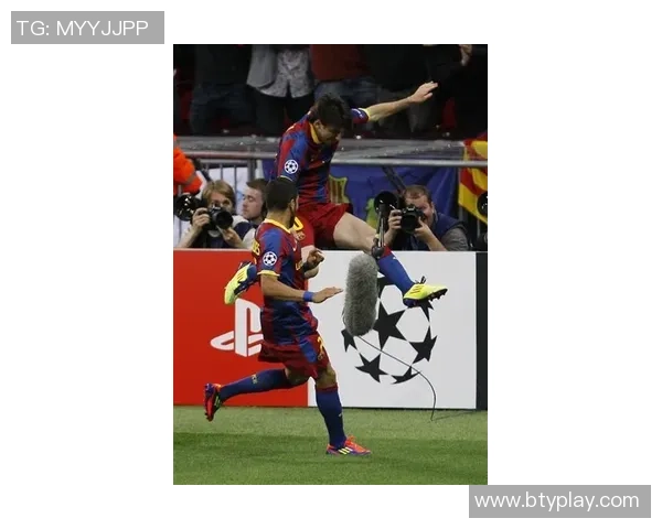 全队齐心协力专注训练独行侠官方分享精彩瞬间